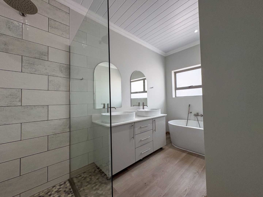 3 Bedroom Property for Sale in Stilbaai Wes Western Cape